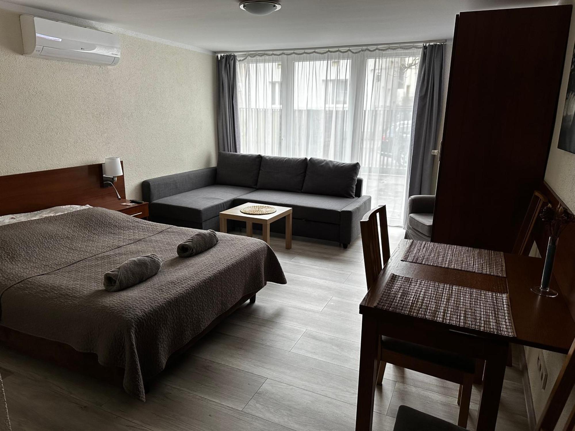Kompleks Apartament-Serwis كراكوفيا المظهر الخارجي الصورة