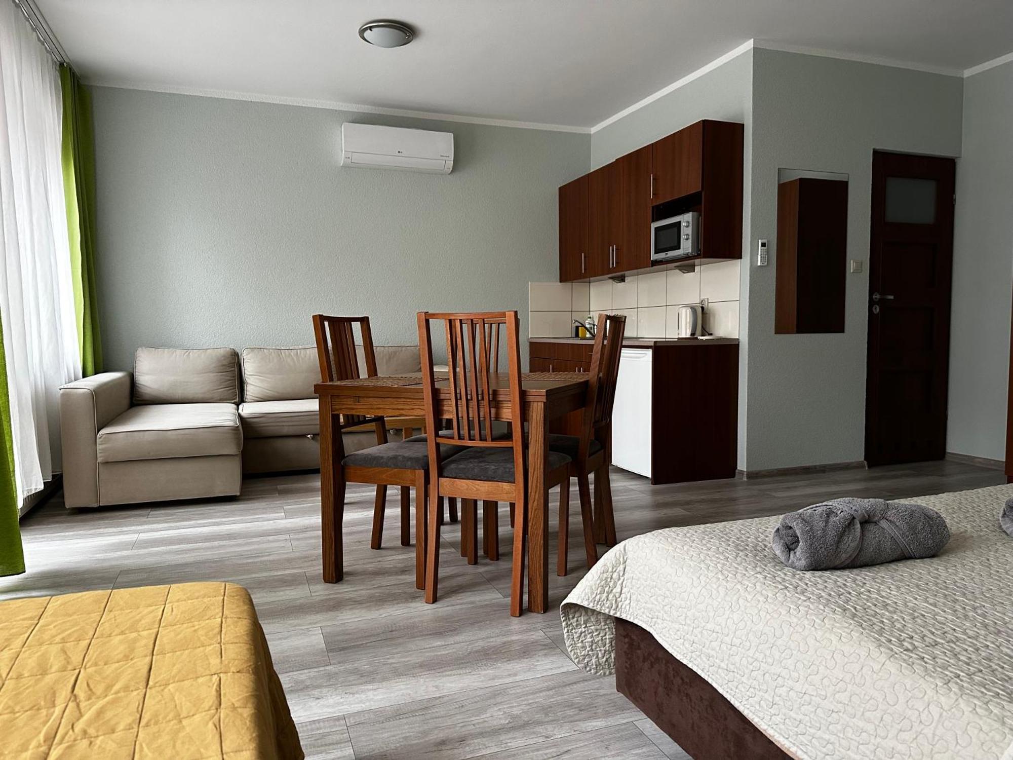 Kompleks Apartament-Serwis كراكوفيا المظهر الخارجي الصورة